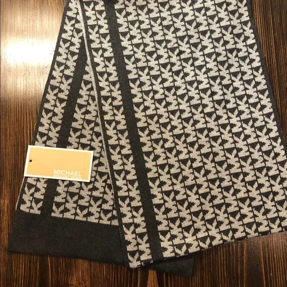 NWT Michael Kors Scarf - Picture 4 of 5